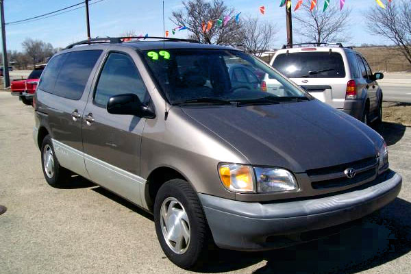 1999 Toyota Sienna XLE