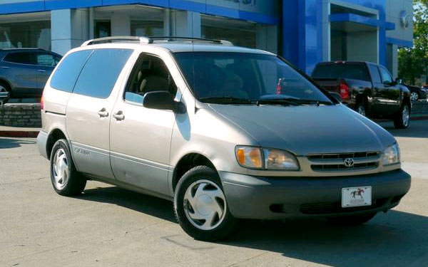 2000 Toyota Sienna LE