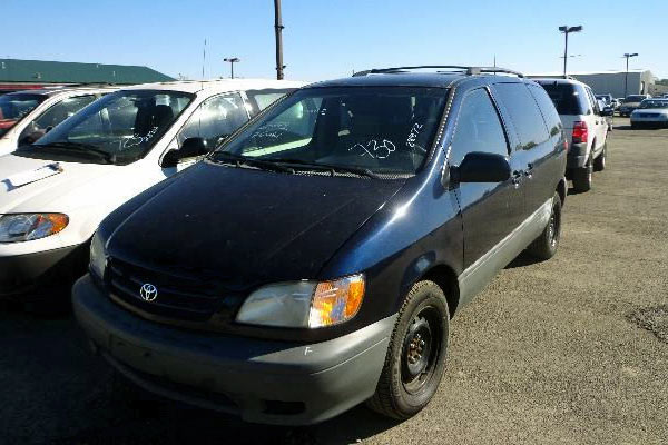 2002 Toyota Sienna LE