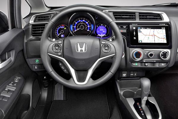 interior - dashboard - steering wheel - GPS