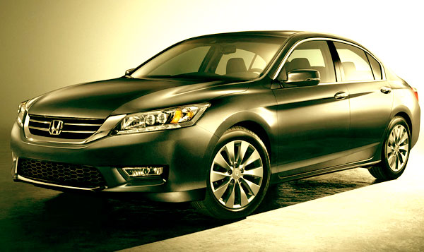 <strong>The 2013 Honda Accord</strong> is one of the most famous sedans of the market in the medium segment, which in its current generation became a large sedans due to its bigger interior space and because the extreme and aggressive competition created primarily for South Korea and domestic brands like Chevrolet and Ford.