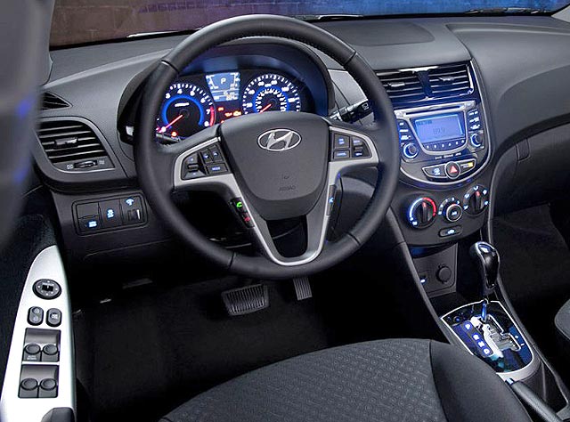 2013 Hyundai Accent Interior Dashboard Steering Wheel Panel