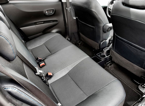 /cheapcarsimg/Toyota-Yaris_2013_Rear_Interior.jpg