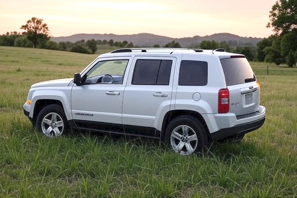 /cheapcarsimg/cheapest-suv-2012-jeep-patriot-grok.jpg