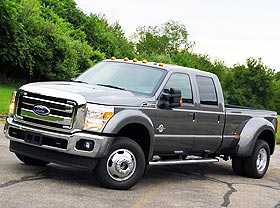 <strong>Ford F-450 Lariat</strong>. Large pickup truck