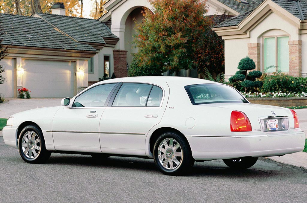 <strong>2003 Lincoln Town Car.</strong> The Town Car remained virtually unchanged during its last nine years of production.
