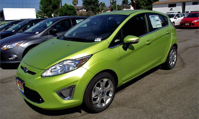/cheapcarsimg/new-2013-ford-fiesta-titanium-hatchback-green.jpg