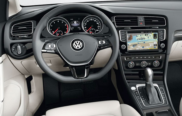 /cheapcarsimg/new-volkswagen-golf-7-driver-dashboard.jpg