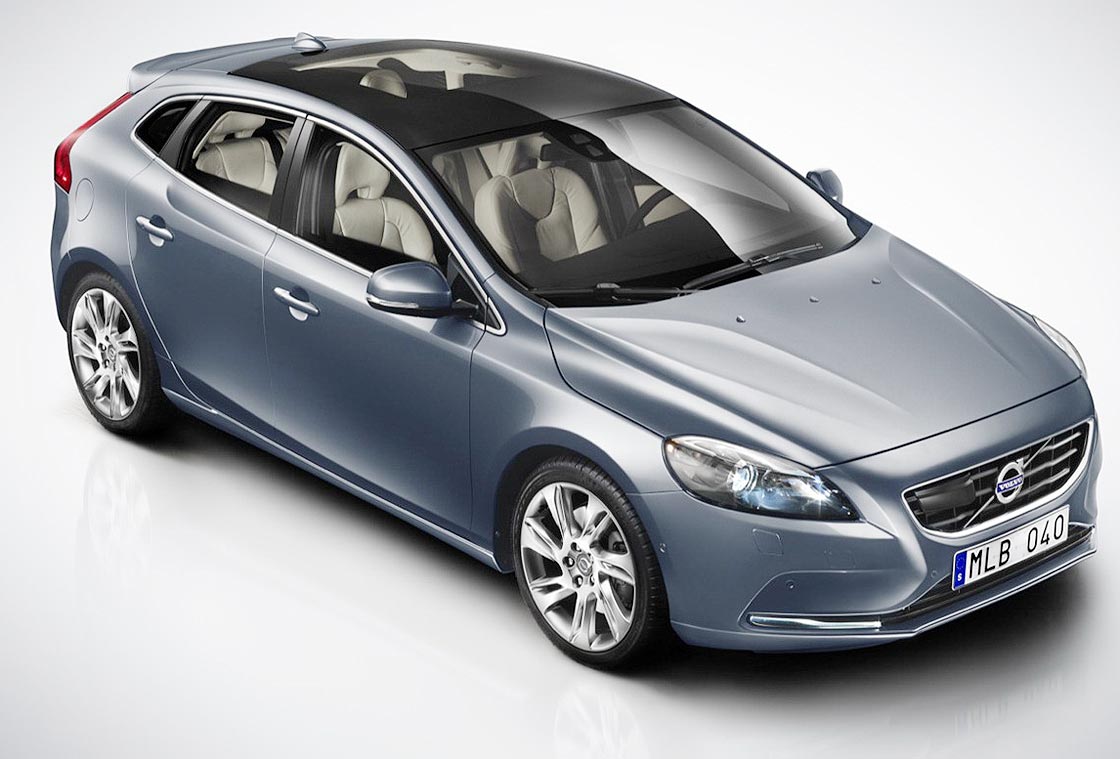 The new Volvo V40 is designed so that you live your life. This car will never be ordinary, but always be fashionable and fabulously fun. Elegant lines with a lot of expressiveness and cleanliness, fine finishes, and the latest technology to serve the occupants, are the elements that can be used to understand the experience with the V40.
