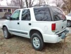 2000 Chevrolet Blazer under $2000 in Illinois