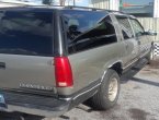 1999 Chevrolet Suburban under $2000 in FL