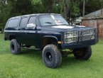 1991 Chevrolet Suburban under $3000 in LA