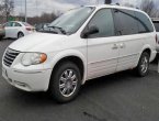 2006 Chrysler Town Country under $3000 in Ohio