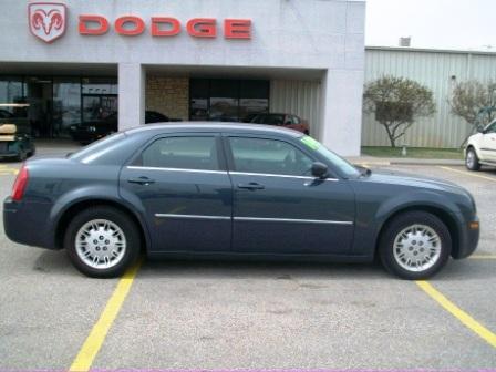 Cheap Car: Used Chrysler 300  in Wichita Kansas KS