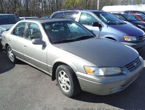 Used toyota camry under 9000