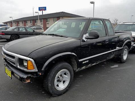 Pickup Truck Under $1000 - Black Chevy S10 &#39;97 For Sale in IL - 0