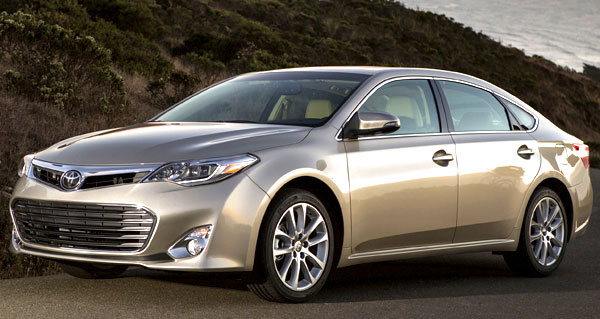 2013 Toyota Avalon Limited Picture.