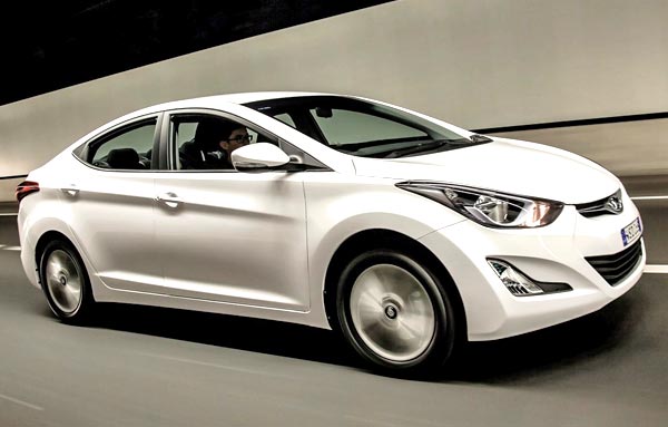 hyundai elantra 2014 in motion