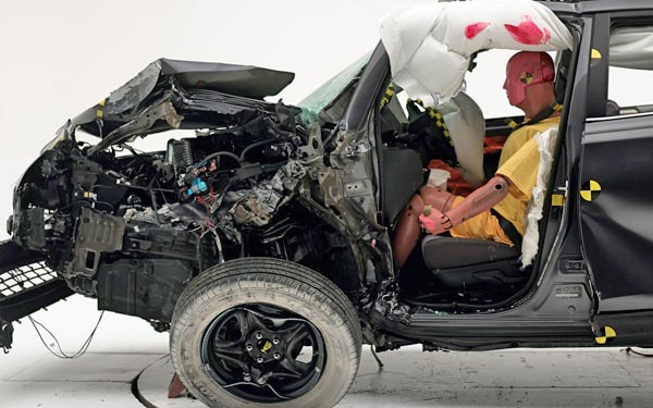 CRASH TEST 2013 toyota rav4