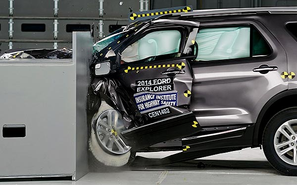 /autoblog/photos/iihs-2014-ford-explorer.jpg