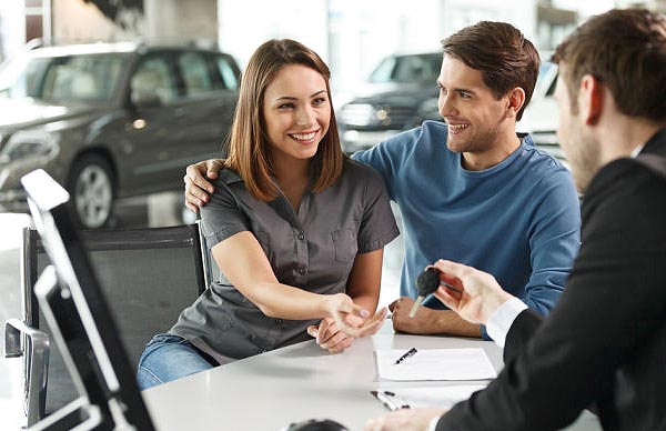 latino people buying car