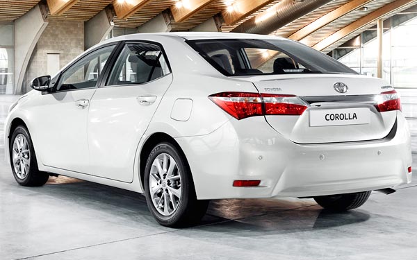 rear view new toyota corolla 2014