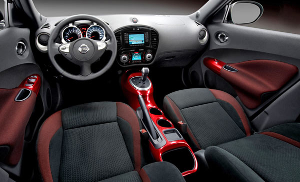 front seats interior - nissan juke