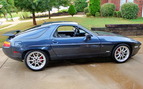 porsche-928-blue