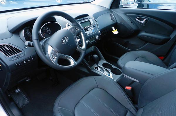 /carforum/images/new-2013-hyundai-tucson-interior.jpg