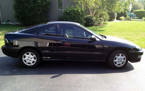 <strong>FOR SALE BY OWNER: 1996 Acura Integra RS under $2000.</strong> This black color Integra RS has 167k miles and is for sale by its owner located in Dillsburg, Pennsylvania. If you are interested or want more information, you can get in touch with its owner, Laurie, at 800-409-6184. Asking price: <strong>$1,600</strong> only OBO. What a bargain!!! <em>Please remember that this car could be sold if you read this article several days after it was posted.</em>