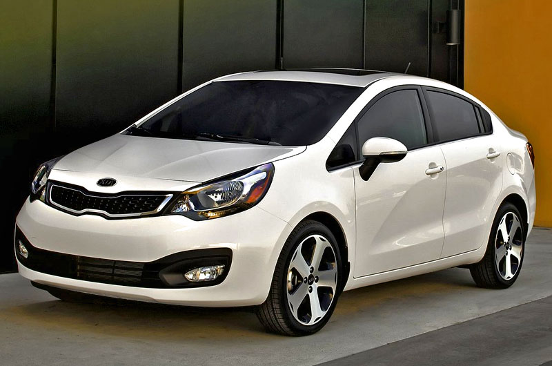 /cheapcarsimg/2013-kia-rio-front-white.jpg