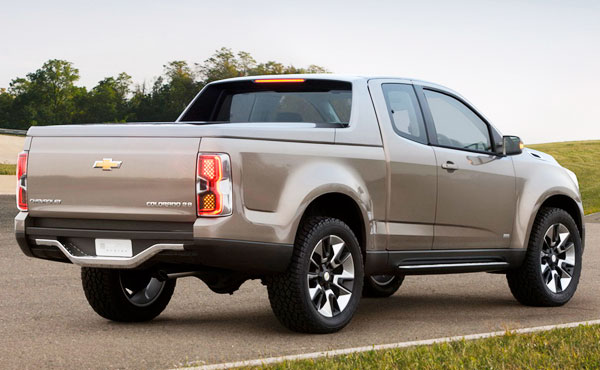 /cheapcarsimg/new-2013-chevrolet-colorado-pickup-rear.jpg