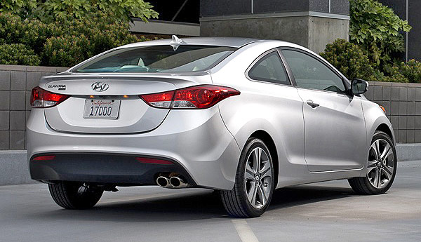 Rear, Back, Lateral View: Hyundai Elantra Coupe 2013 Silver