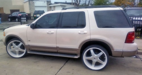 Ford Explorer &#39;03 SUV Under $4K Milwaukee, WI 53208 (By Owner) - 0