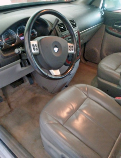 '06 Chevy Uplander LTD Van near Columbia SC Under 3K By Owner