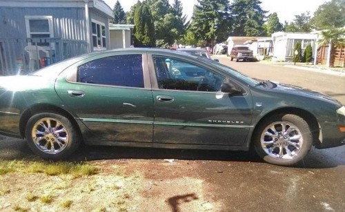 Used Car $500-1000 in Portland, OR 97211: '00 Chrysler 300M GREEN