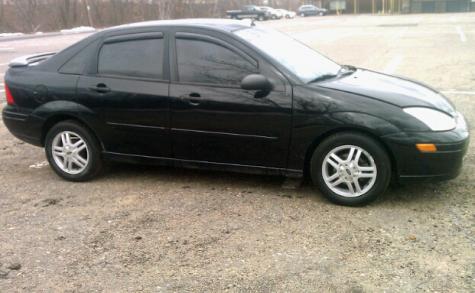 2000 Black ford focus se #8
