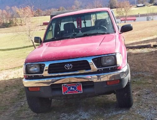 '95 Toyota Tacoma 4x4 Pickup $4K-4500 in Greeneville, TN 37743 (Red
