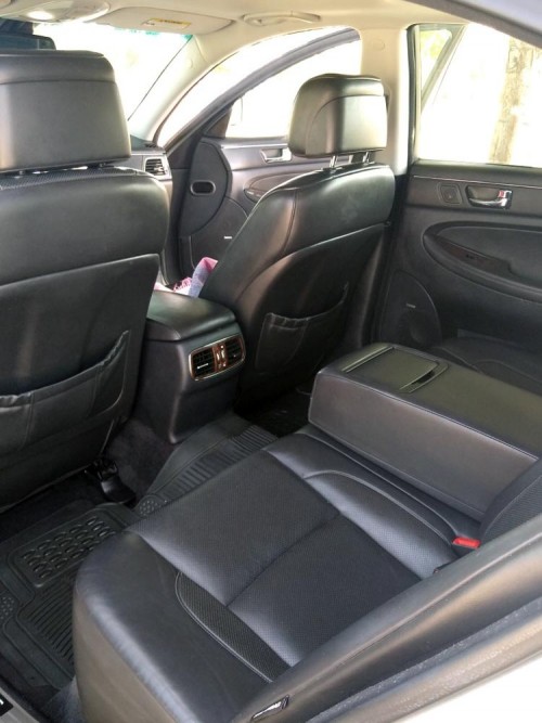 Hyundai Genesis 4.6 '09 Under $5K in Hemet, CA 92544 By Owner SILVER
