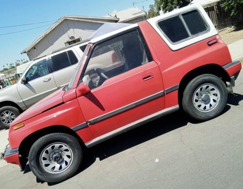 Economy SUV $5K or Less Hanford, CA 93230: Suzuki Sidekick '89 RED