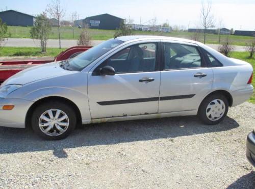 Wrecked ford focus forsale