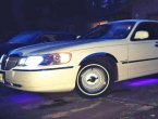 2000 Lincoln TownCar under $4000 in Washington