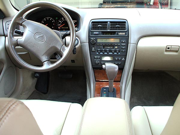 /pics/1999-lexus-es300-interior-2.jpg