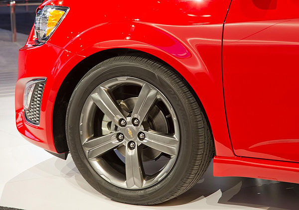 Rims of the Chevrolet Sonic RS version