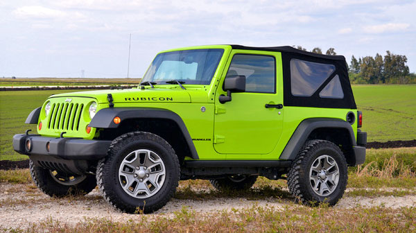 The 2013 Jeep Wrangler is a true and steadfast legend created to dominate the roads and the urban jungle. It is made so that each day behind the wheel be an exciting adventure.