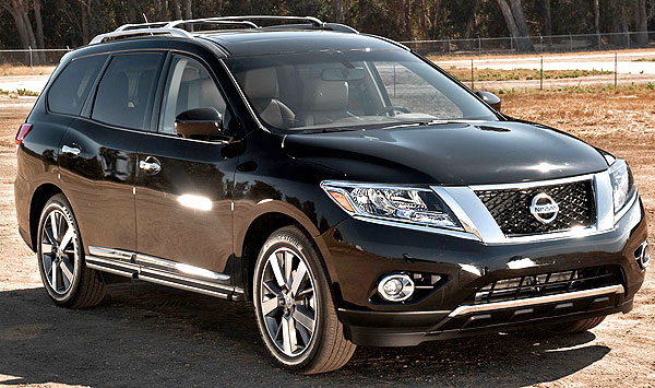 2013 Nissan Pathfinder SV Picture.