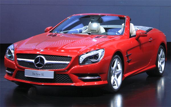 /pics/2013_Mercedes_SL_with_facebook_CES_Las_Vegas2012.jpg