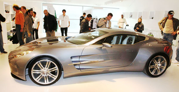 /pics/Aston-Martin-One-77-most-expensive-car-6.jpg