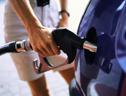 /pics/EPA-fuel-efficiency-fuel-economy-gas-station.jpg