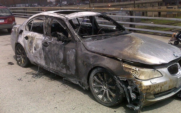 /pics/luxury-car-bmw-burned-germany.jpg